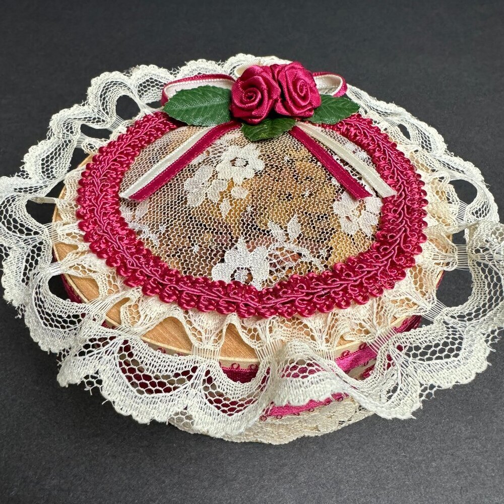 Vintage Round Lace Satin Roses Small Jewelry Trinket  Box